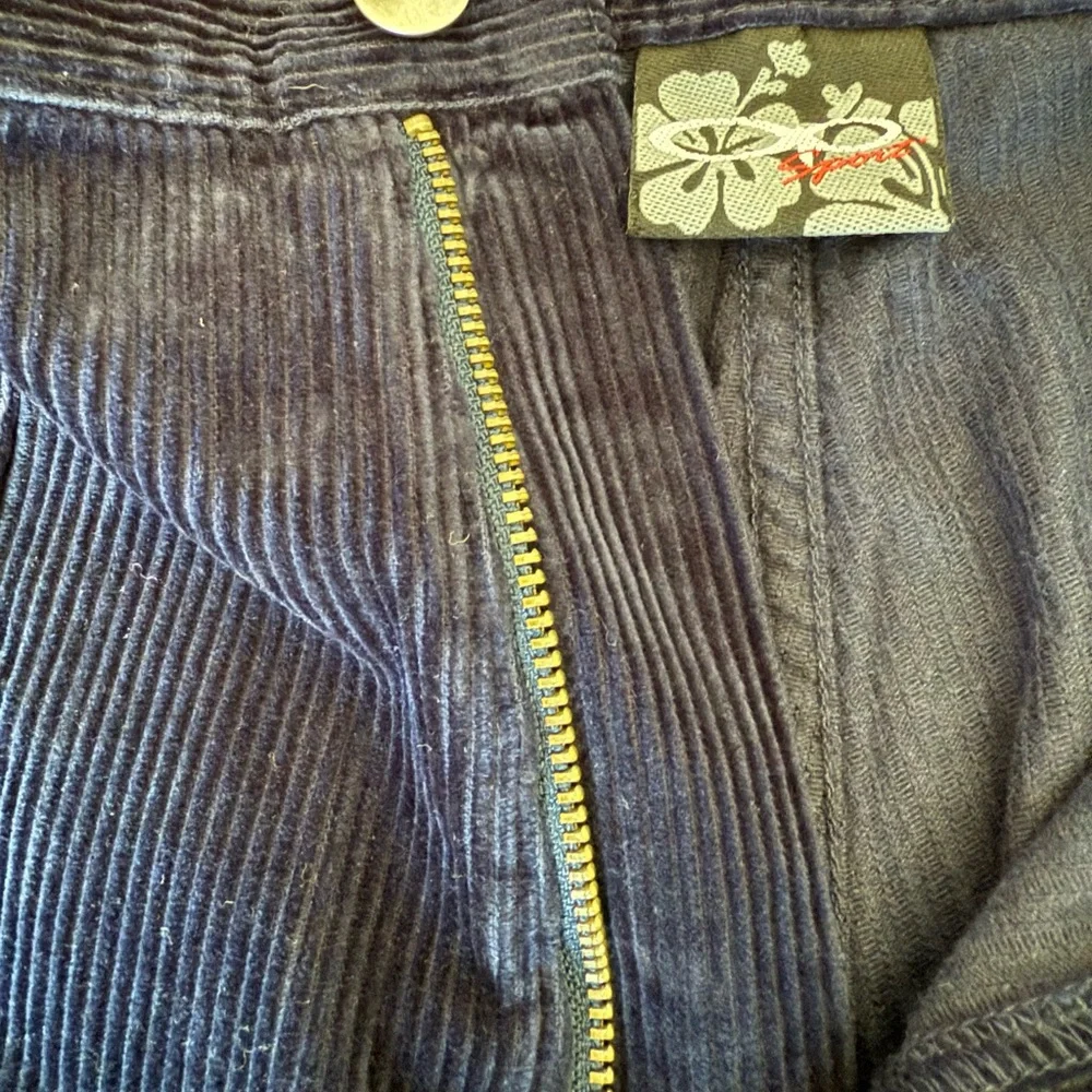 Classic OP Blue Corduroy Shorts in excellent condition - Picture 6 of 6
